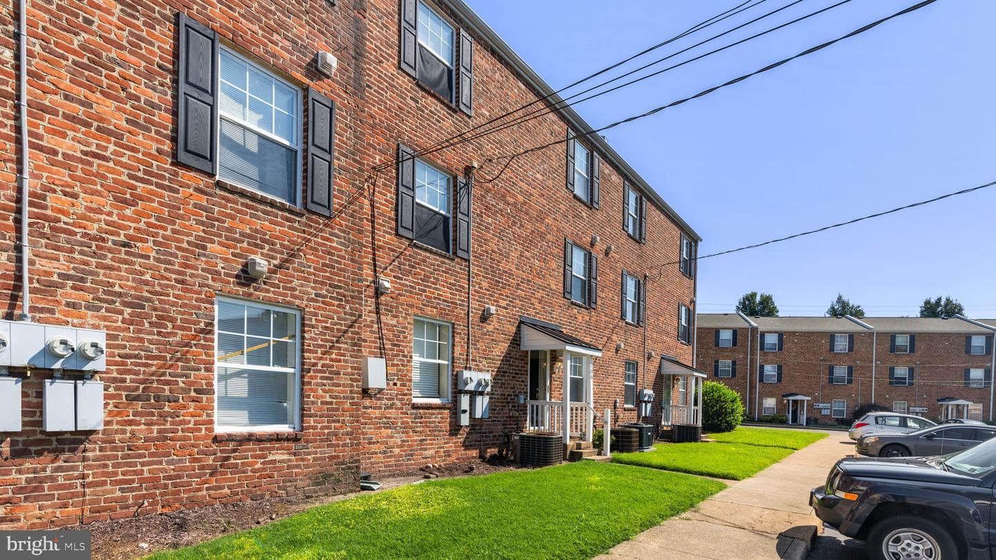3522 E Richmond Road #106 photo 7