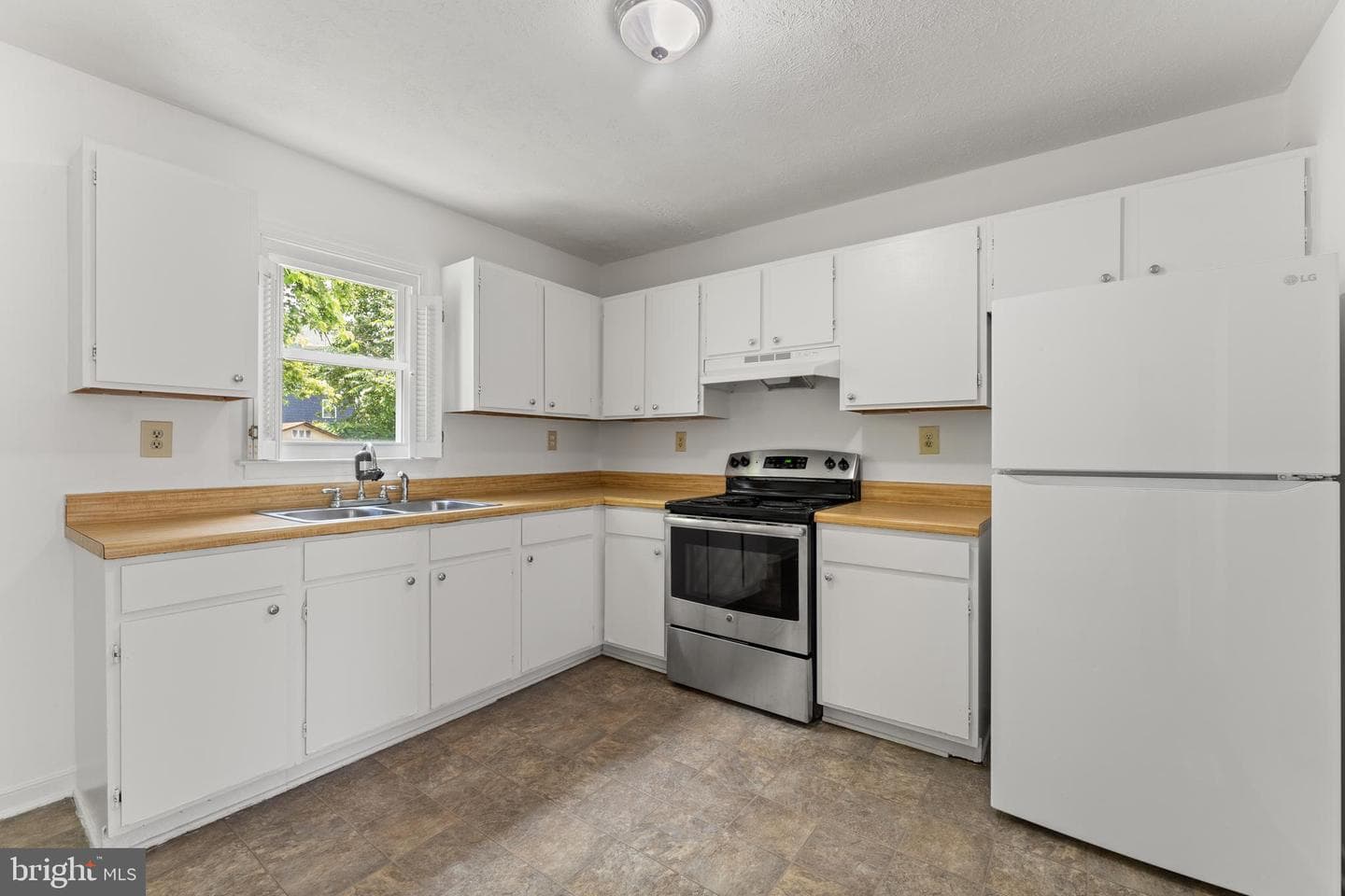 4602 H Whiting Circle photo 13