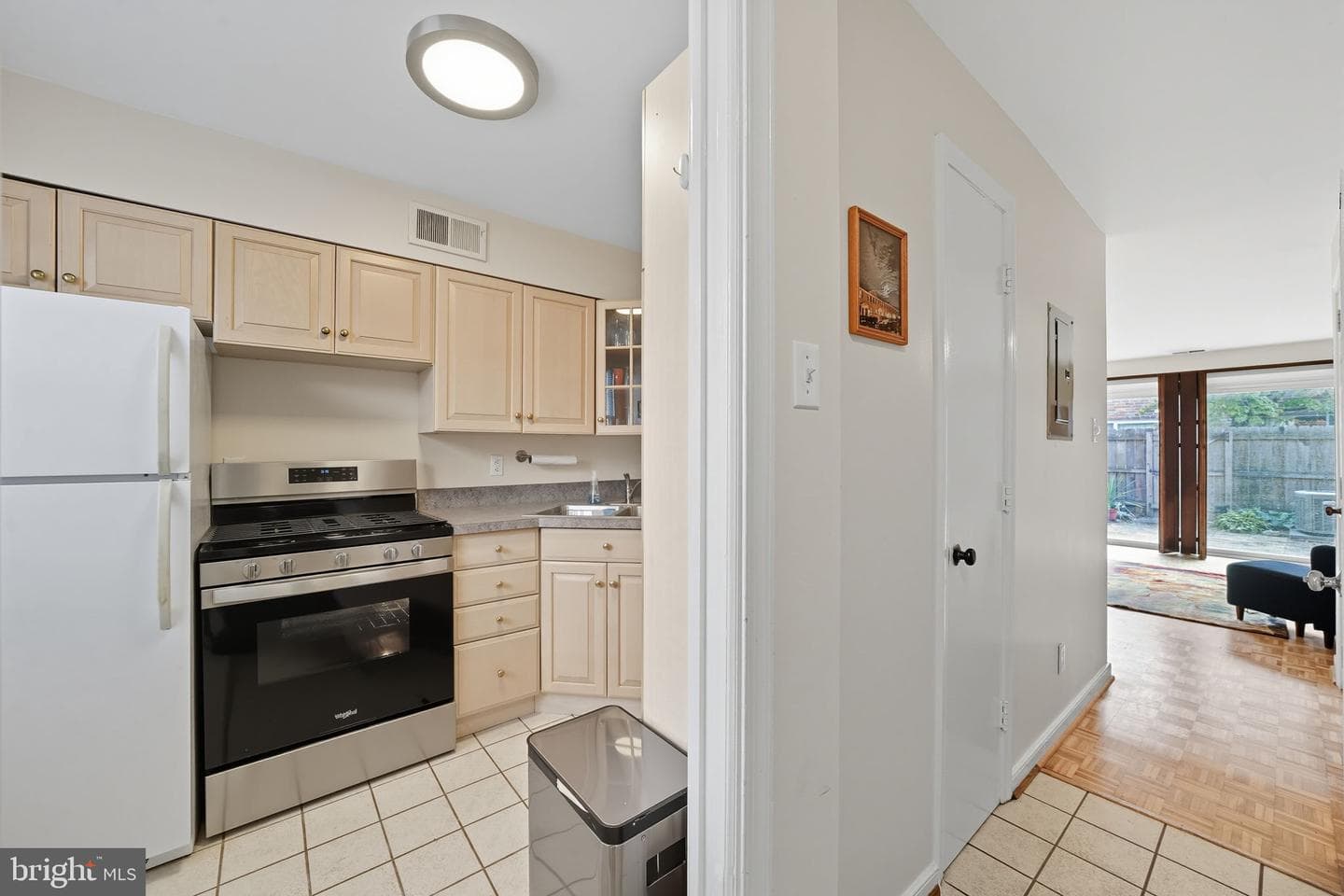 403 N Hamilton Street #j photo 8