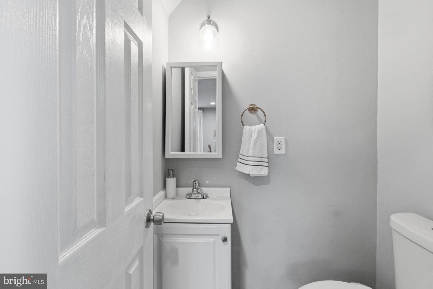 504 Arnold Avenue photo 8