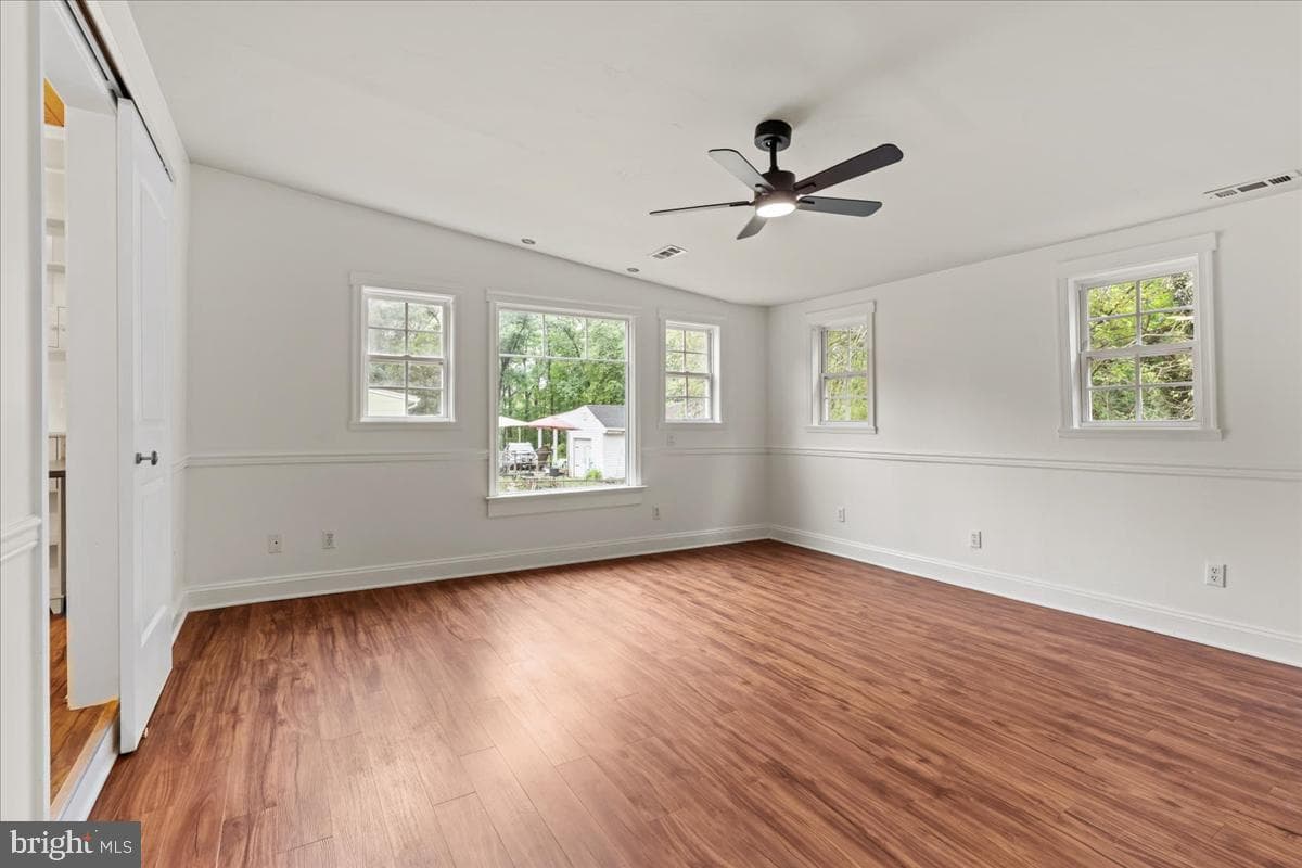 5514 Parker St photo 9
