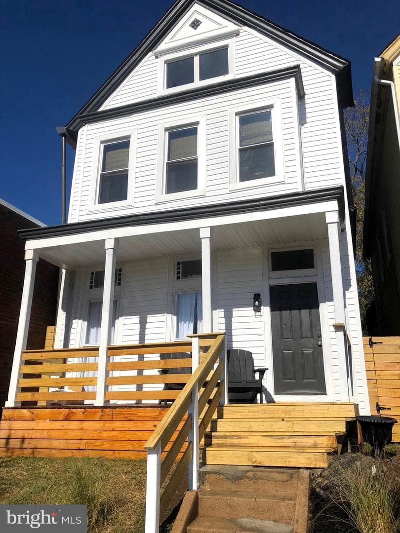 1910 W Main St, Richmond