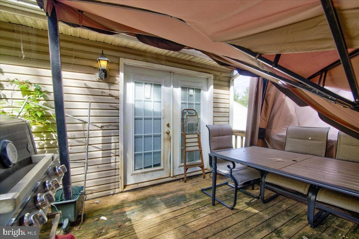 344 Elm Street photo 19