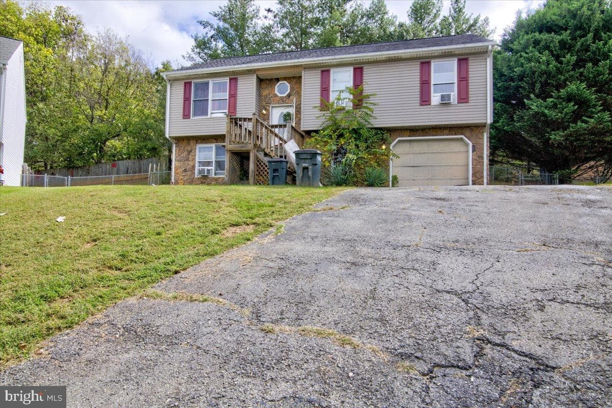 344 Elm Street photo 2