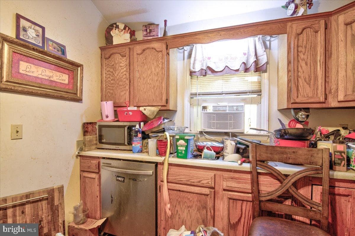 344 Elm Street photo 5