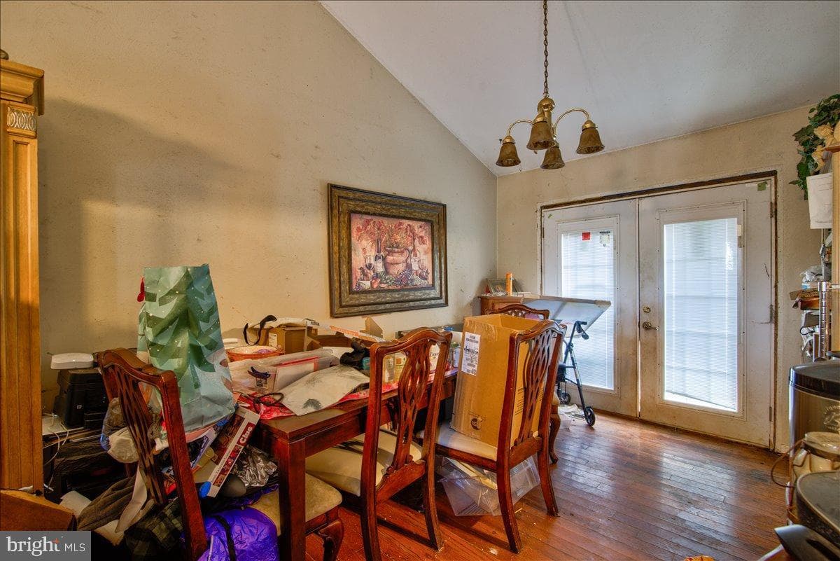 344 Elm Street photo 7