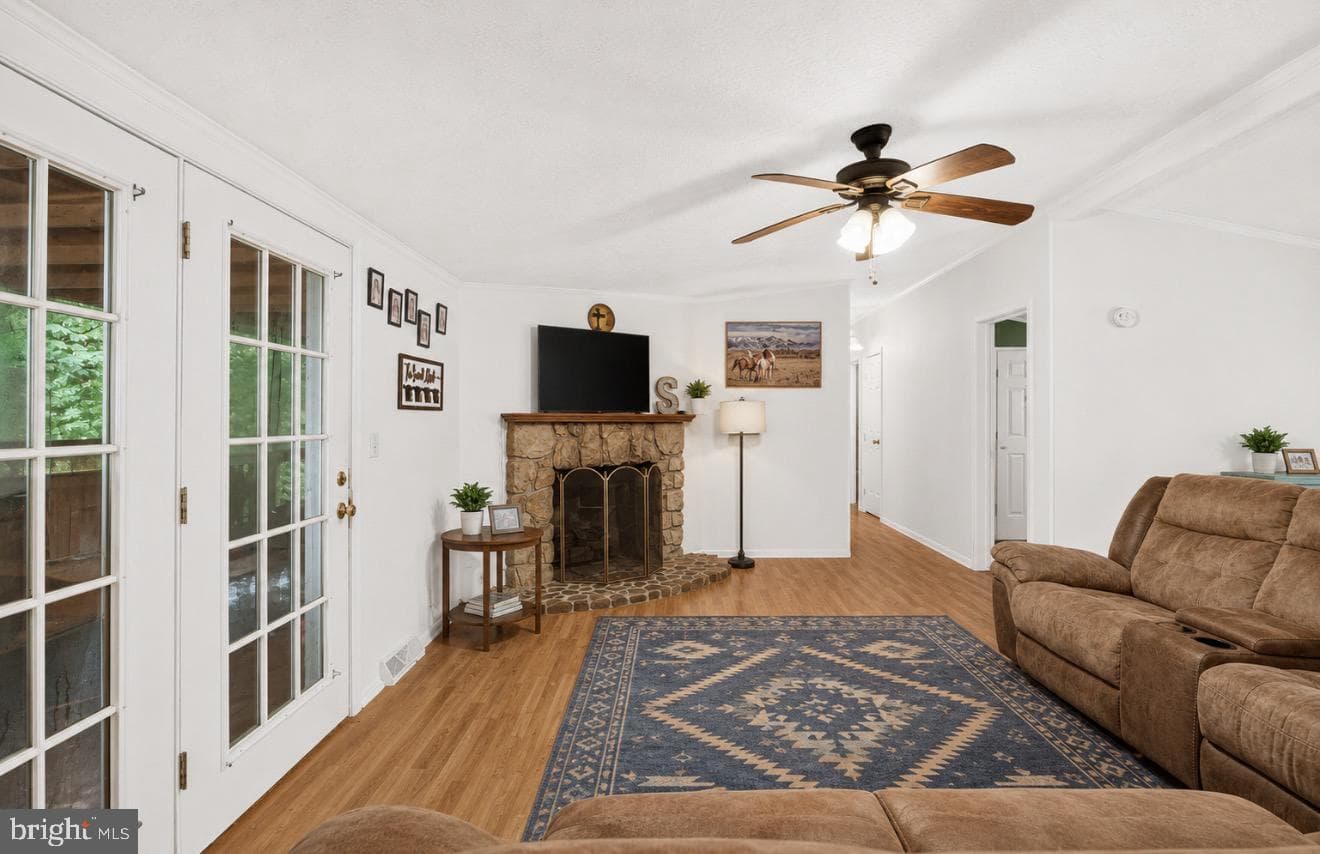 1298 Walnut Shell Dr photo 4