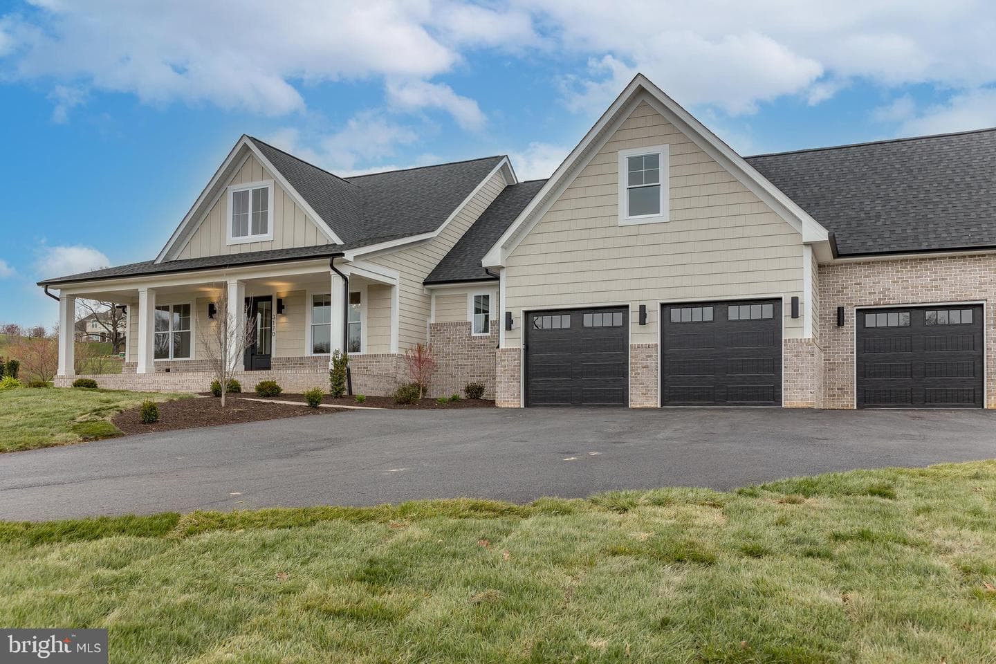 3170 Wellsleigh photo 2