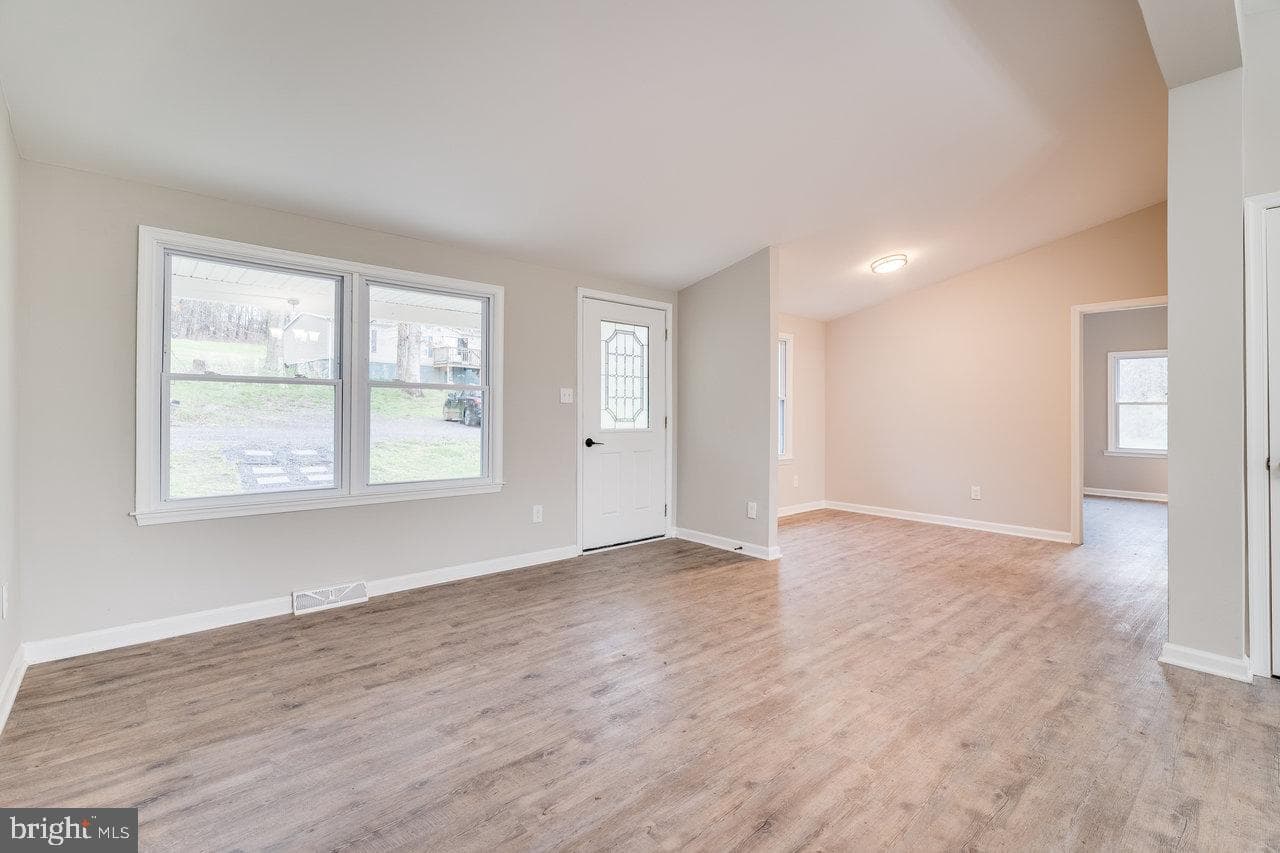 9031 Dolphin Lane photo 18