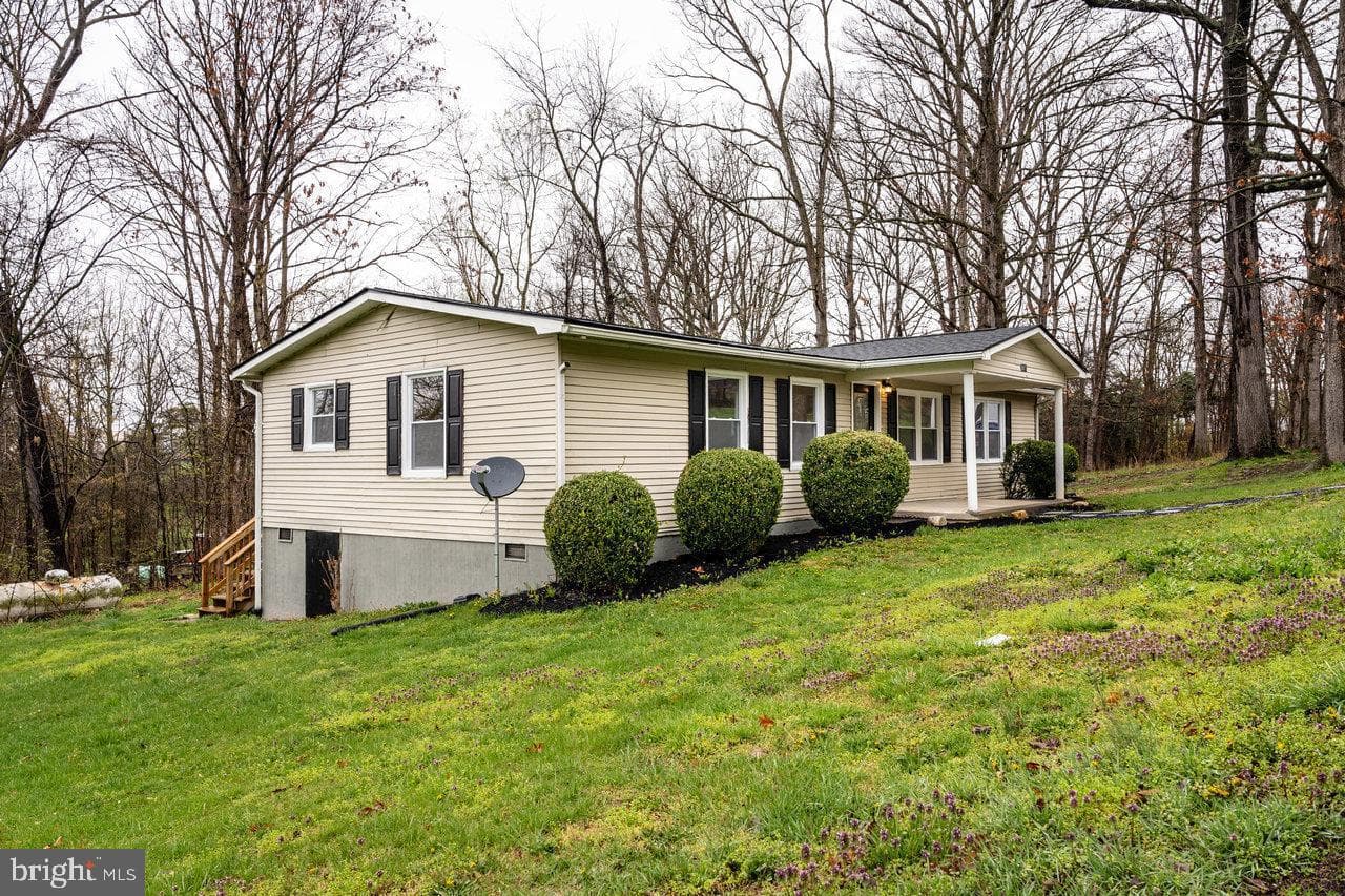 9031 Dolphin Lane photo 3