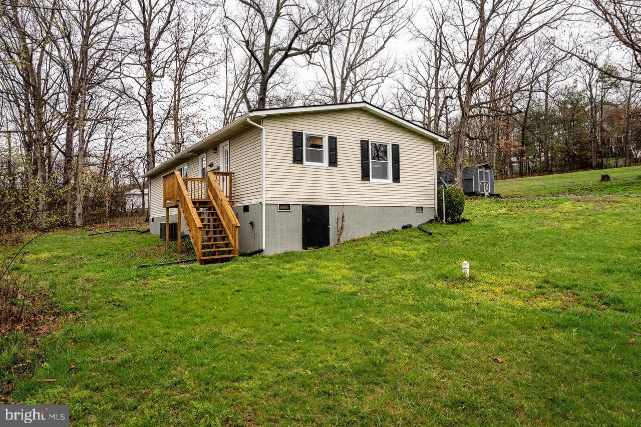 9031 Dolphin Lane photo 5