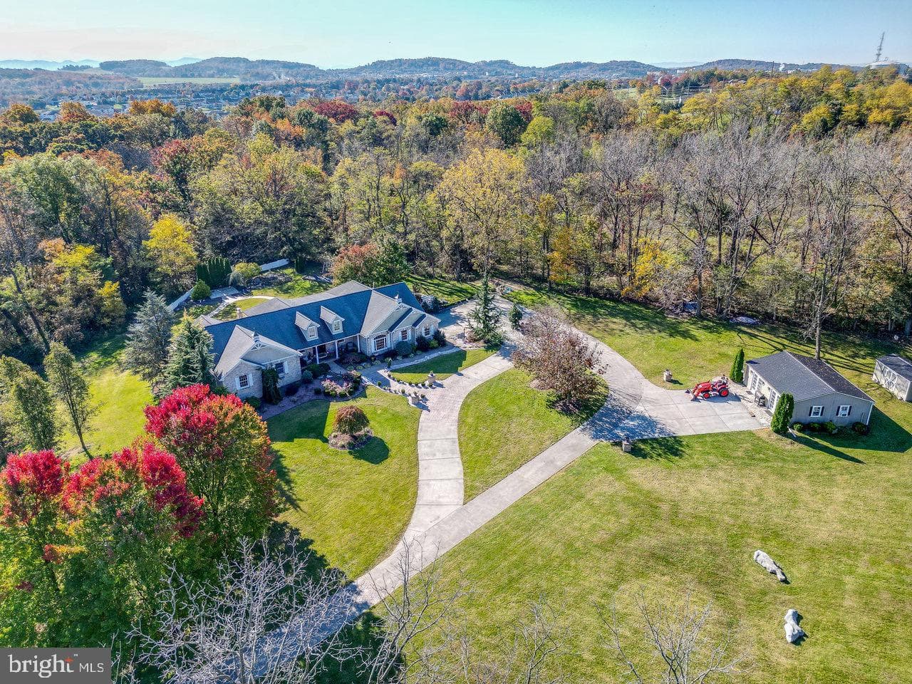 272 Skyview Lane photo 2