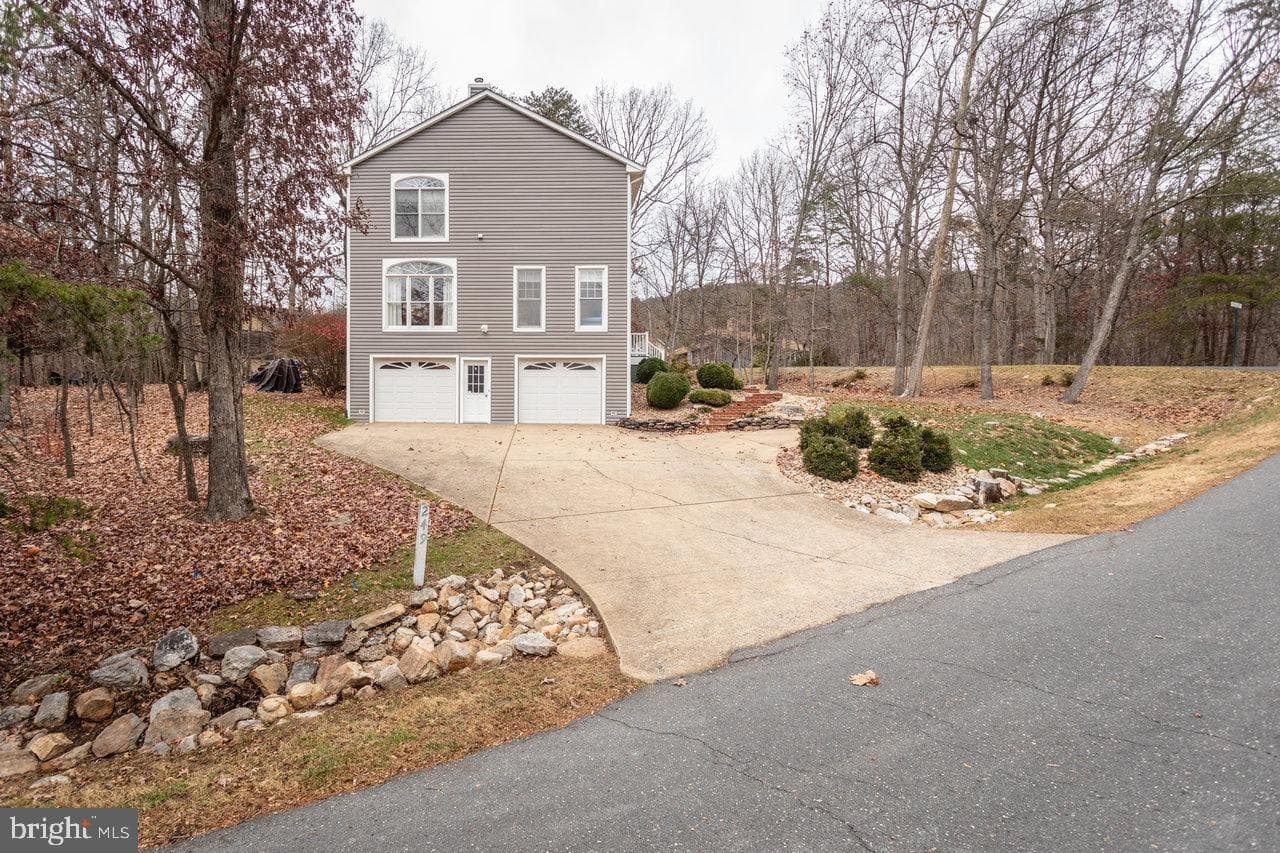 249 Pheasant Road photo 9