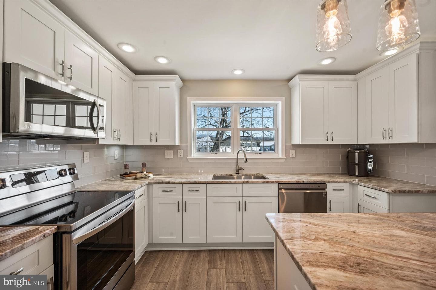 4470 Wiltshire Street photo 12