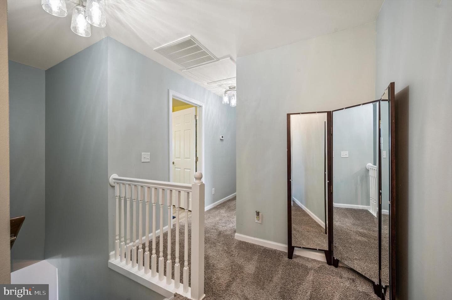 4470 Wiltshire Street photo 23