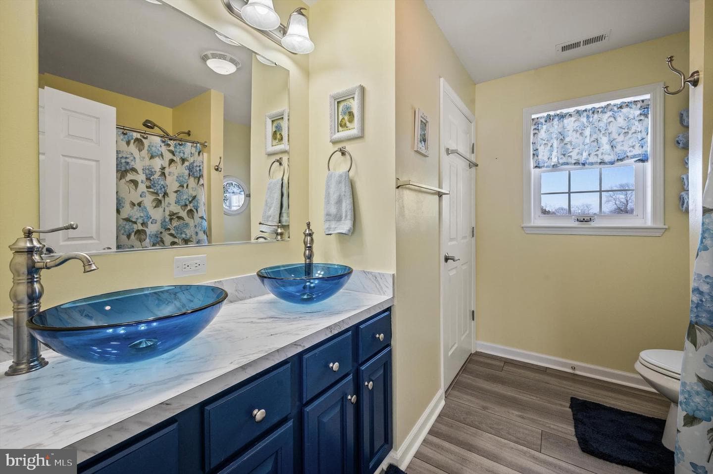 4470 Wiltshire Street photo 26