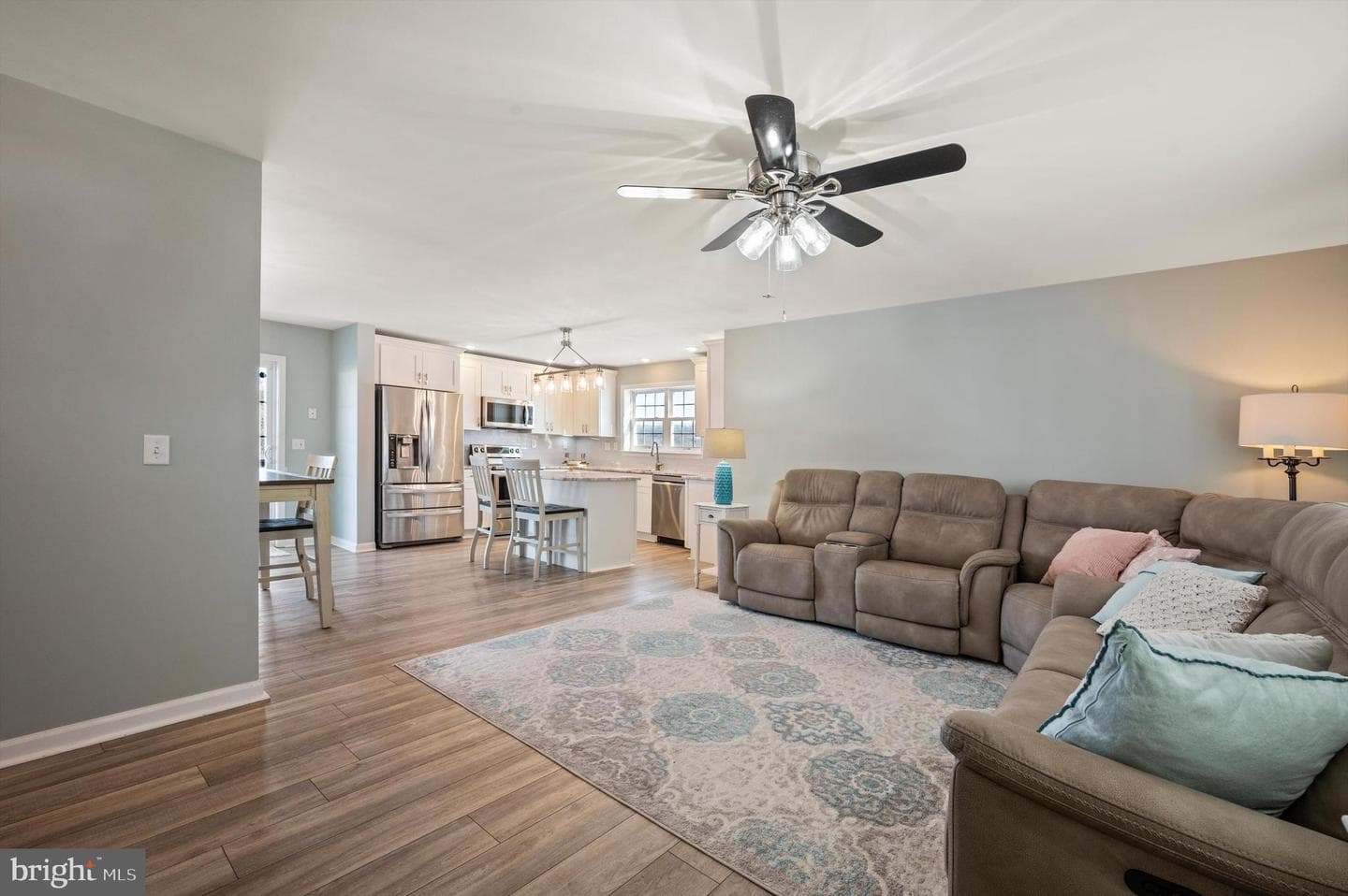 4470 Wiltshire Street photo 4