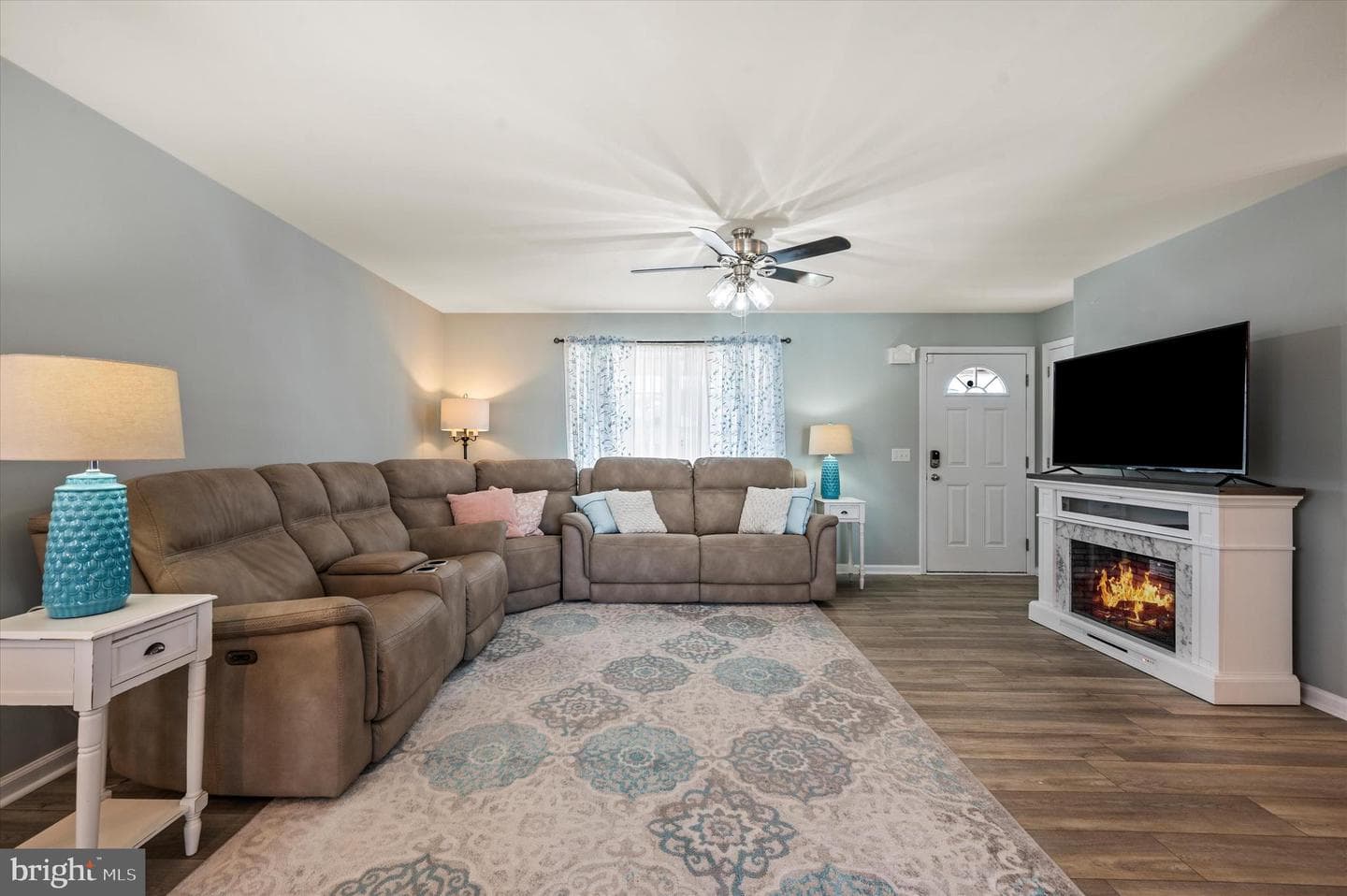 4470 Wiltshire Street photo 5