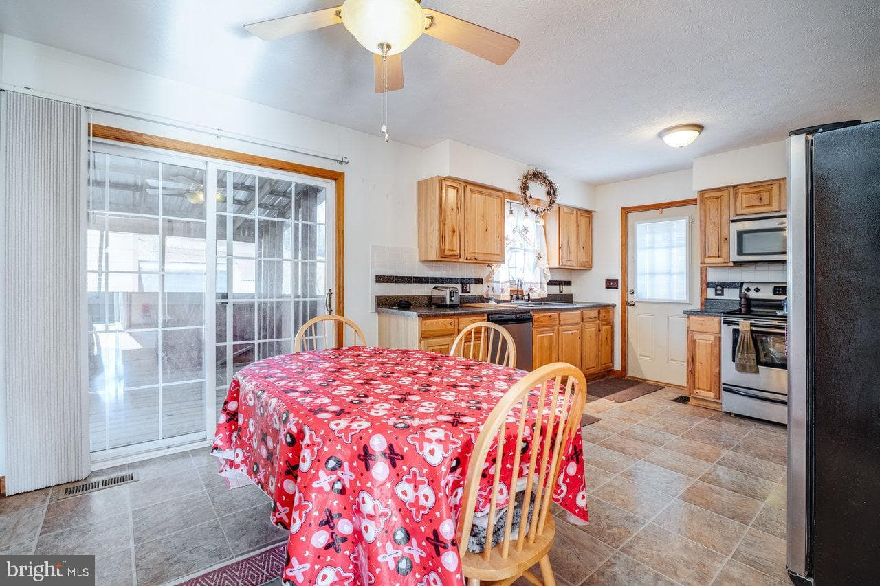 15573 Evergreen Valley Road photo 11