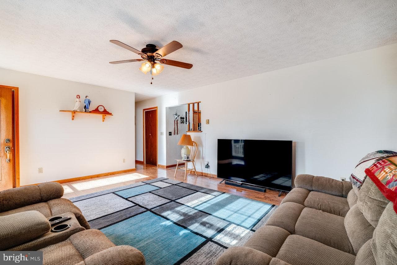 15573 Evergreen Valley Road photo 9