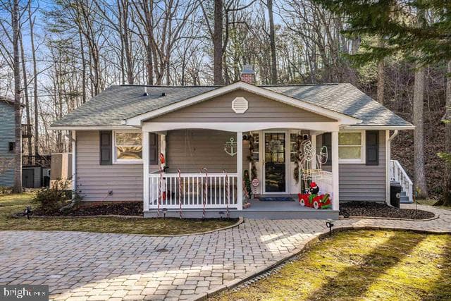2521 Hawksbill Road photo 3