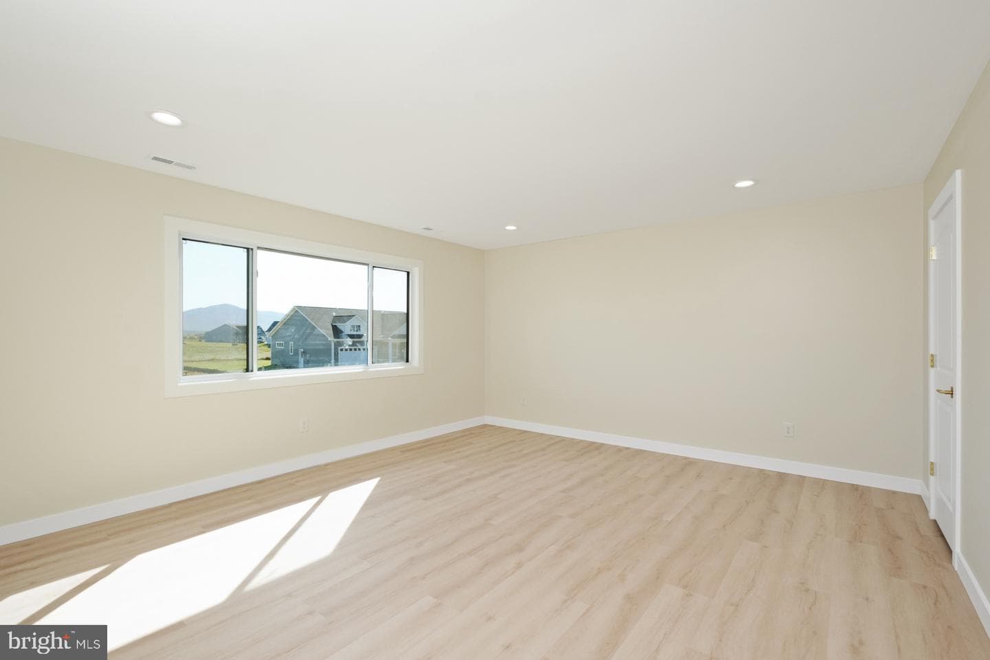 10233 Dalmatian Dr photo 16