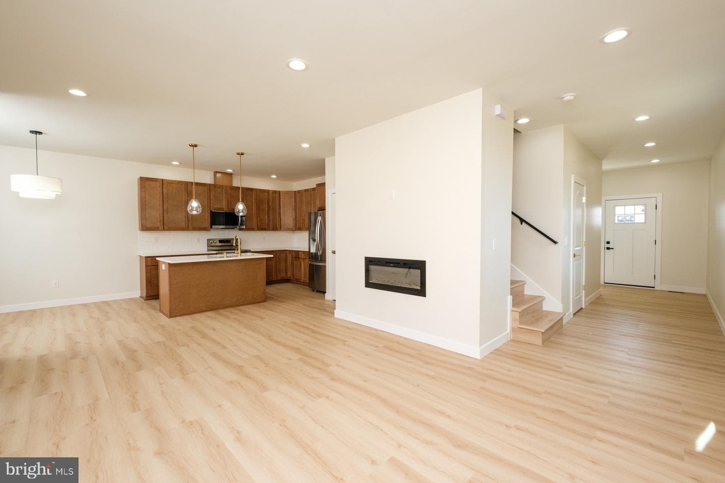 10233 Dalmatian Dr photo 4