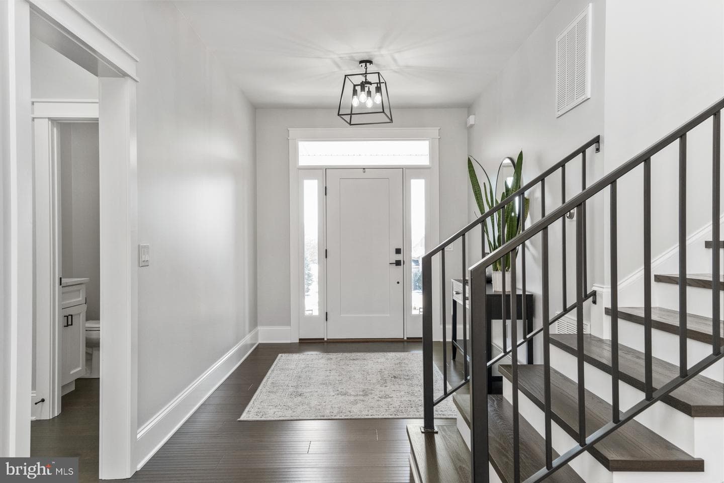 286 Claremont Ave photo 8