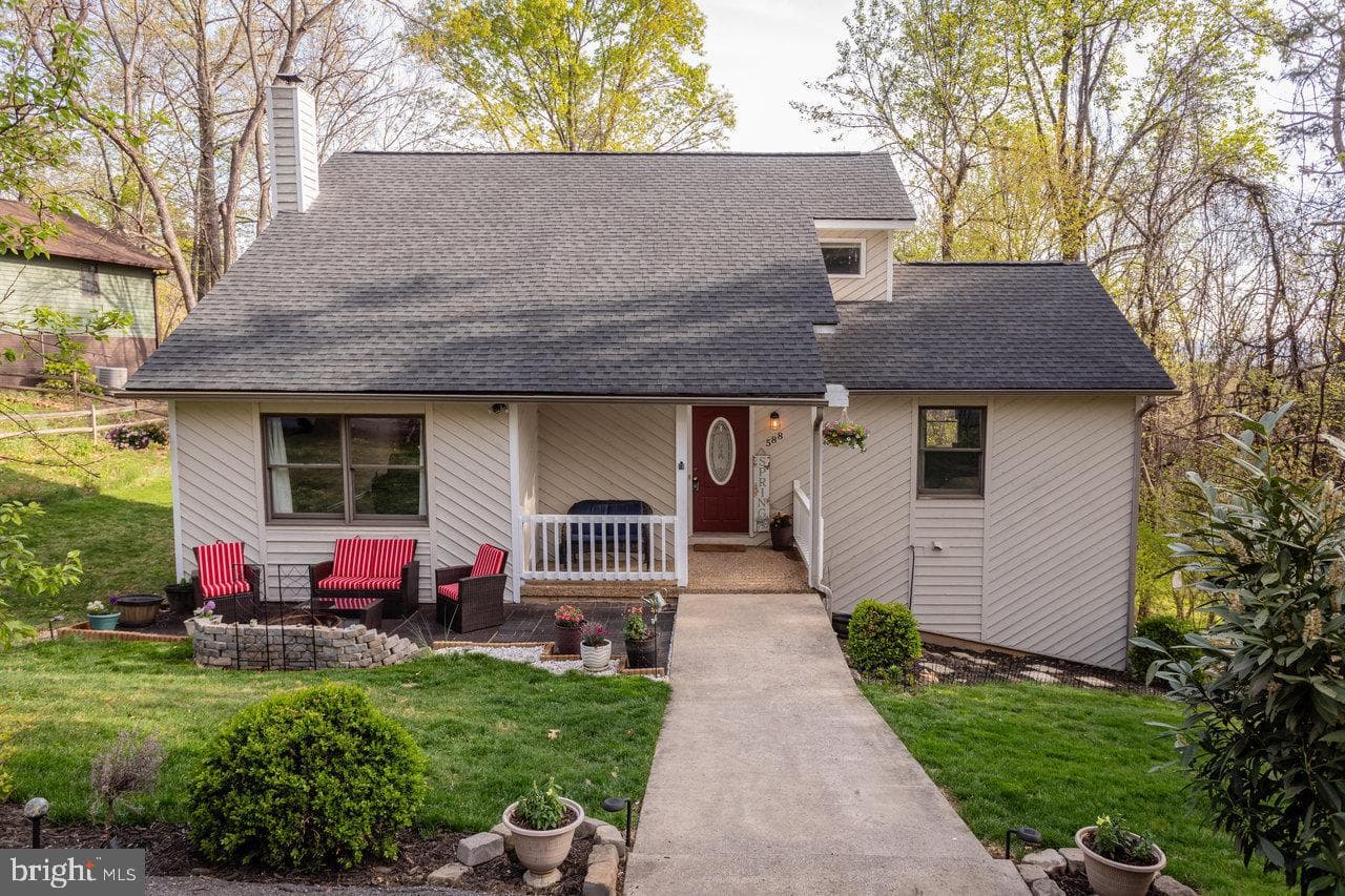 588 Flower Drive photo 3