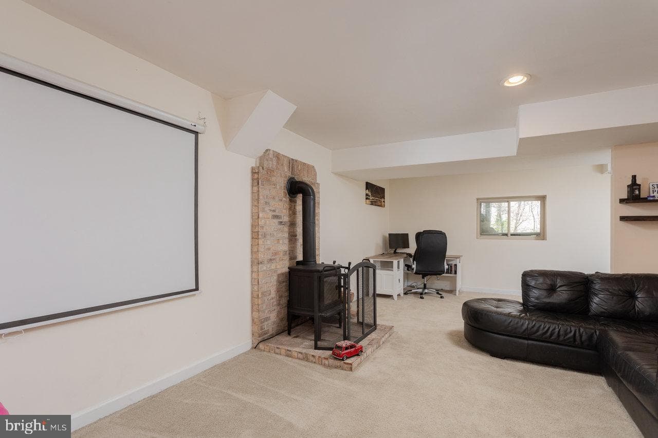 588 Flower Drive photo 37
