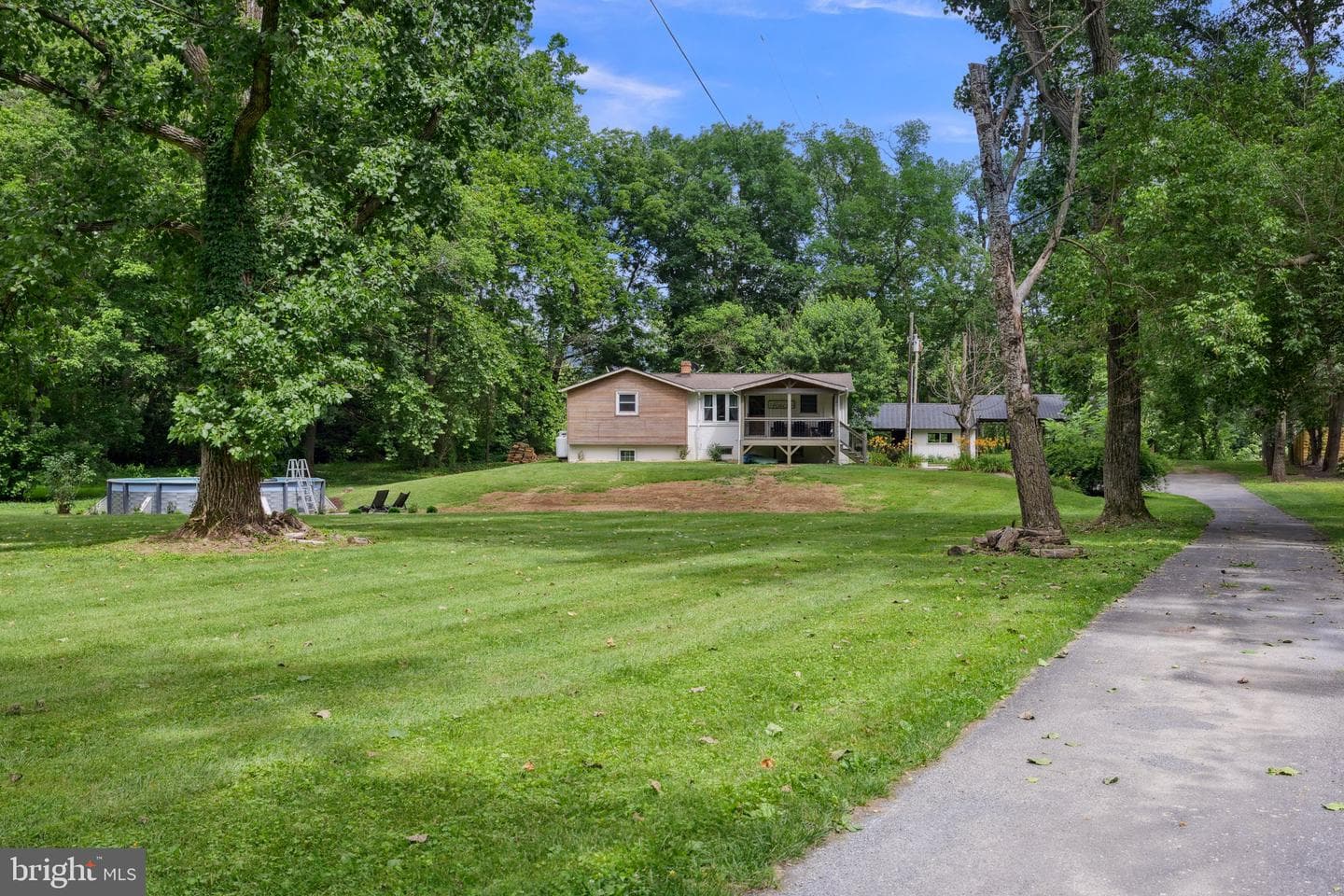 1945 Shenandoah Springs Lane photo 2