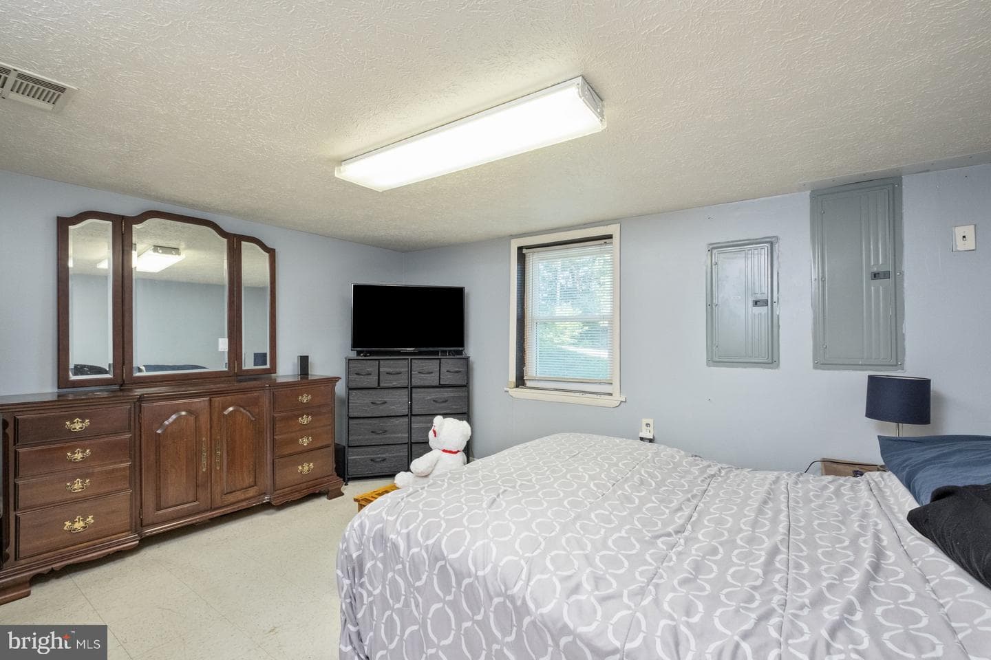 16998 E Summit Avenue photo 28