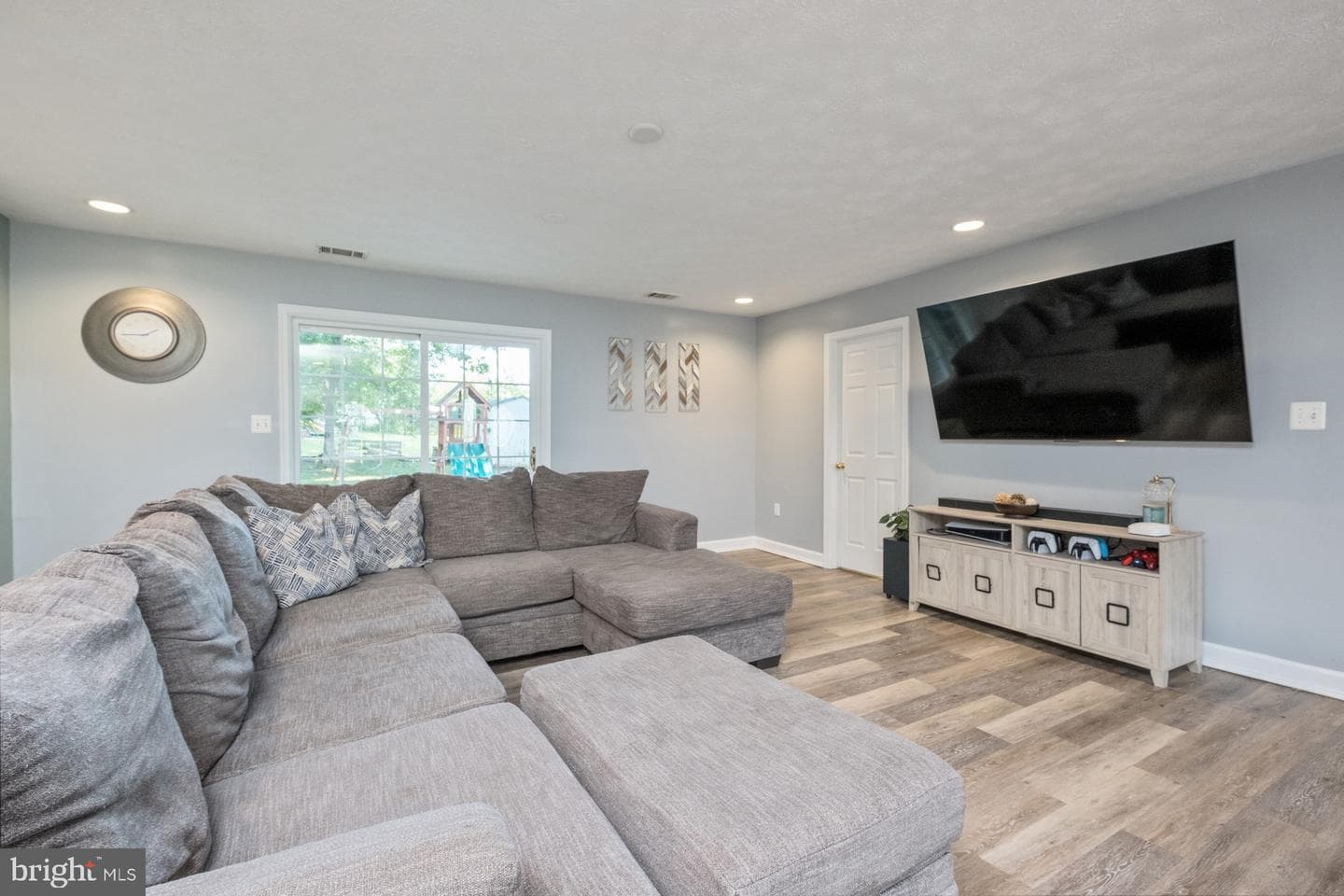 16998 E Summit Avenue photo 4