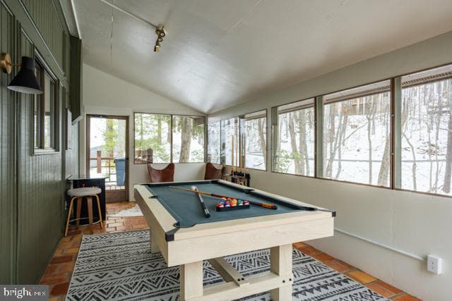 207 Vancouver Court photo 75