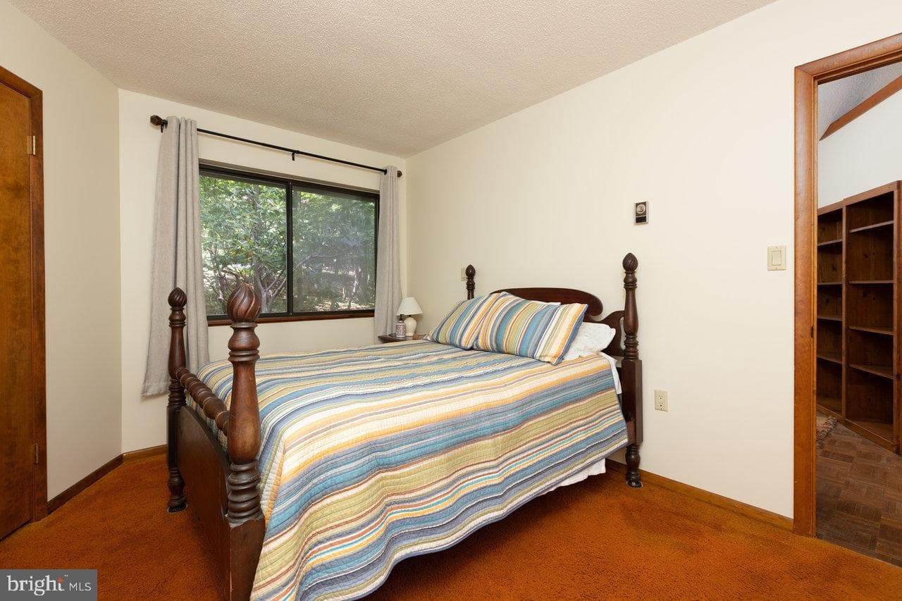 130 Congers Ln photo 17