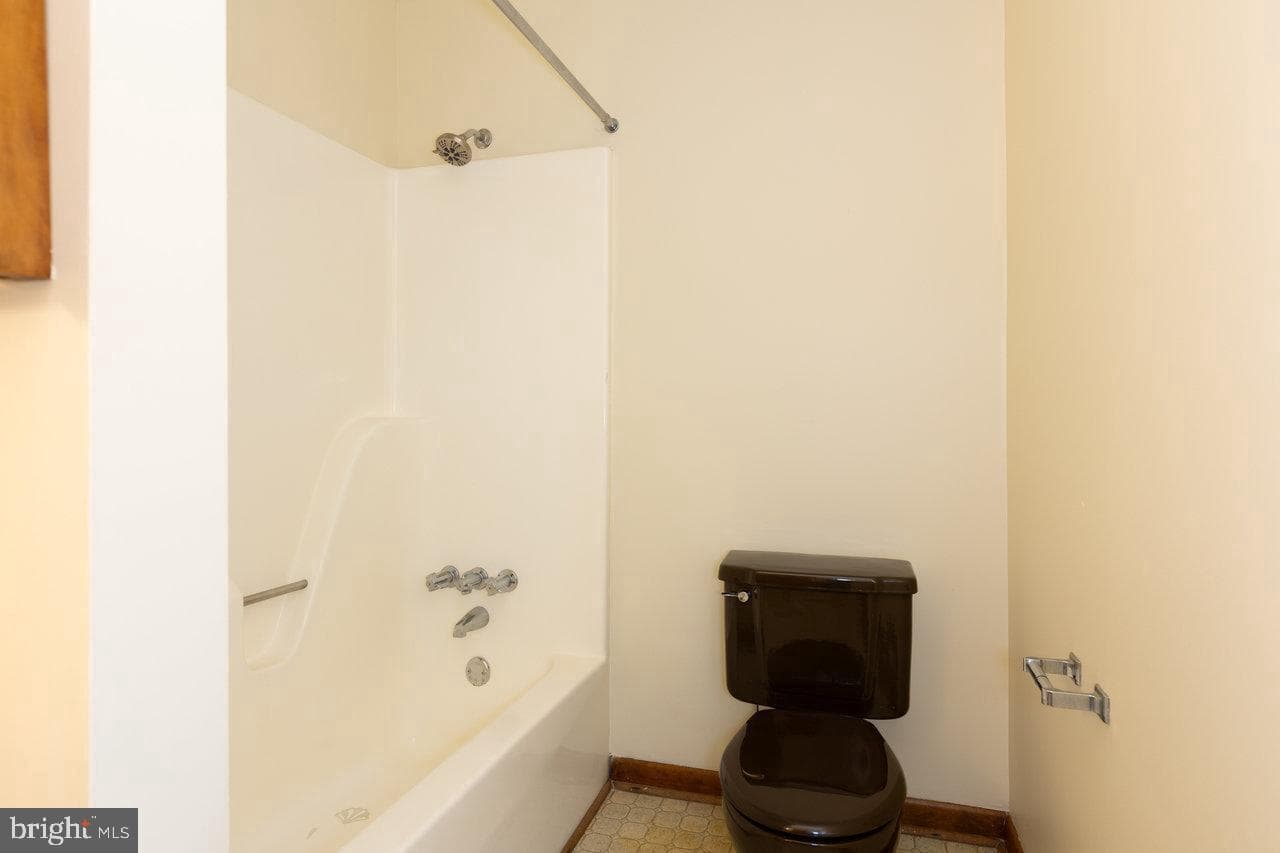 130 Congers Ln photo 25