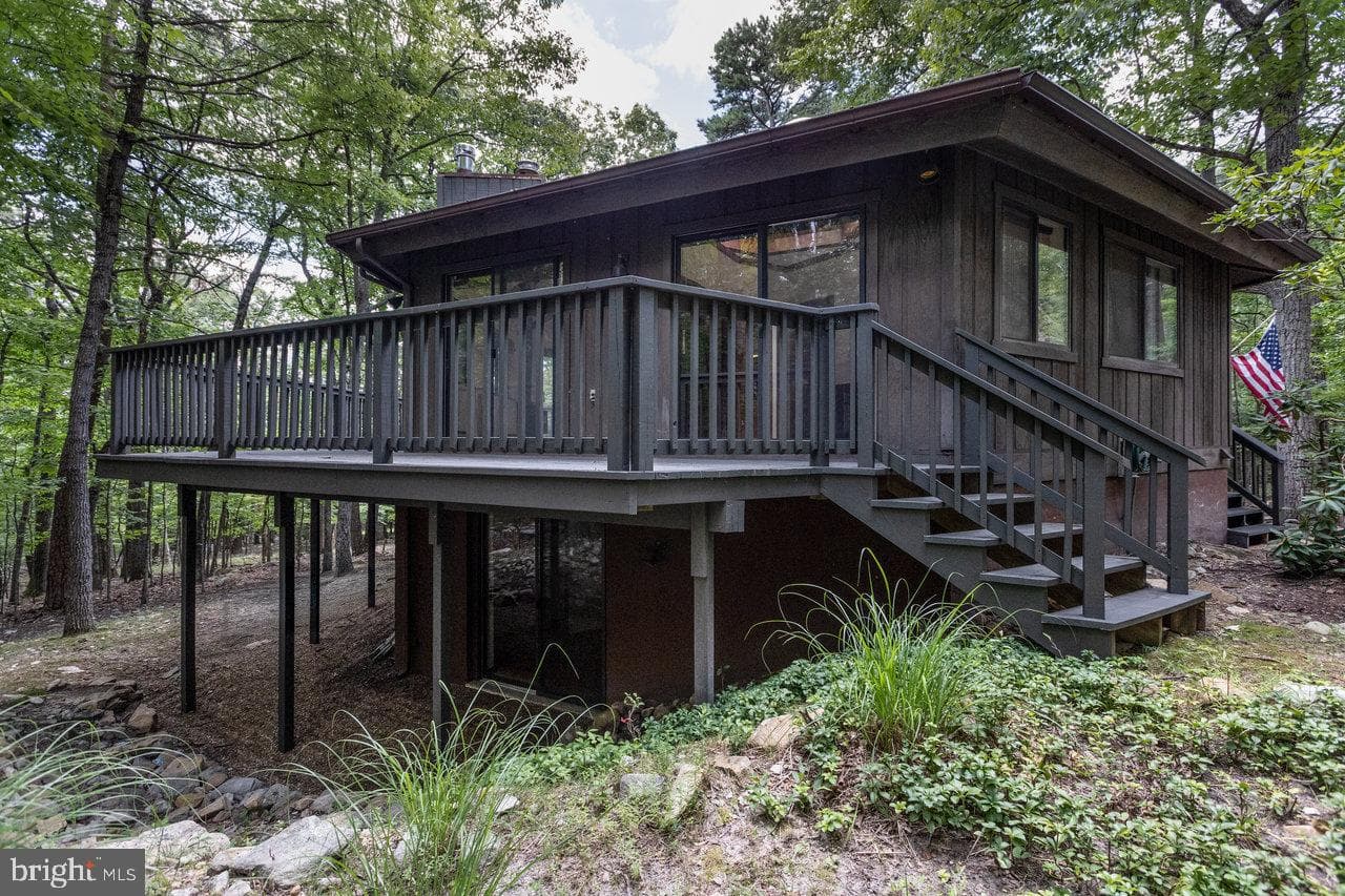 130 Congers Ln photo 3