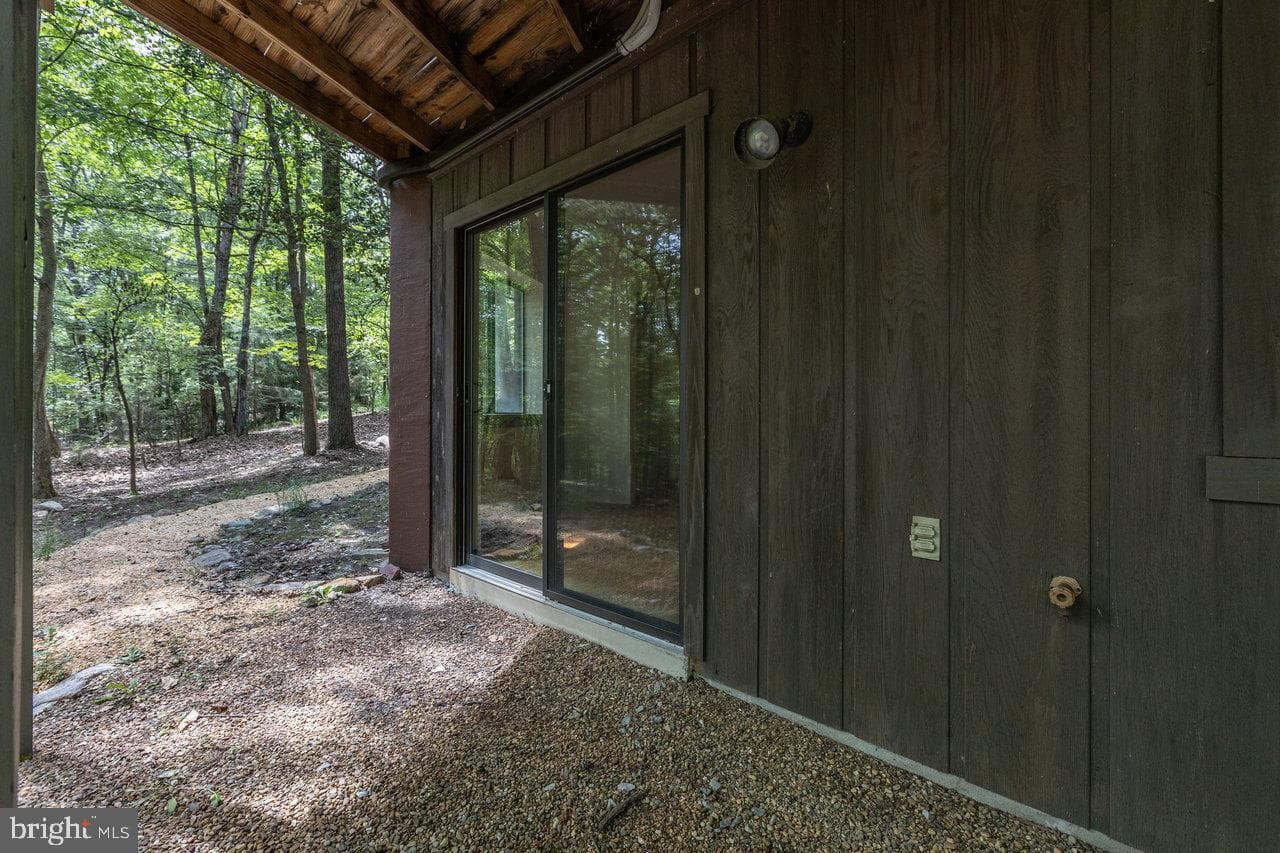 130 Congers Ln photo 38