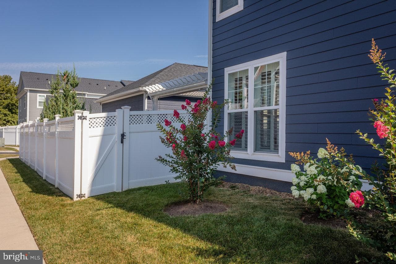3452 Crepe Myrtle photo 50