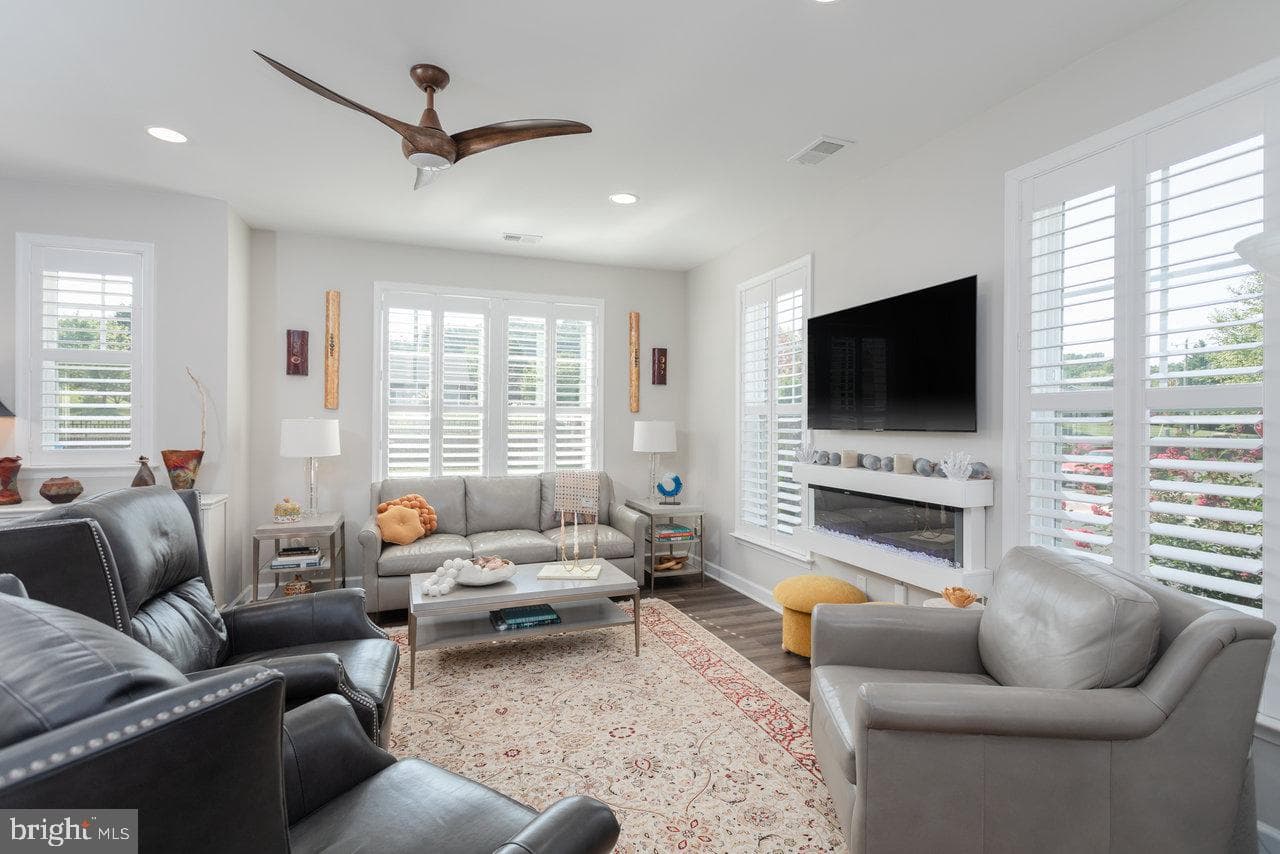 3452 Crepe Myrtle photo 6