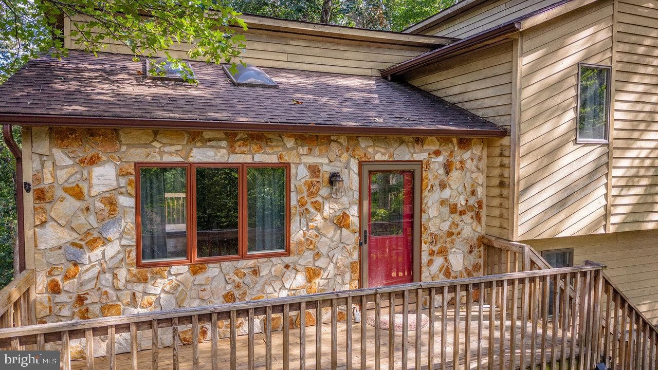 452 Passage Lane photo 3