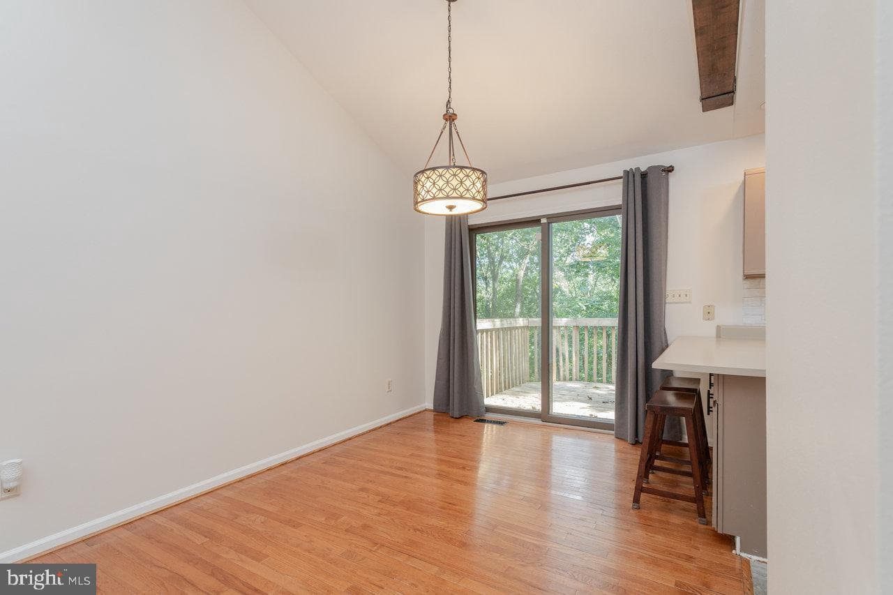 452 Passage Lane photo 9