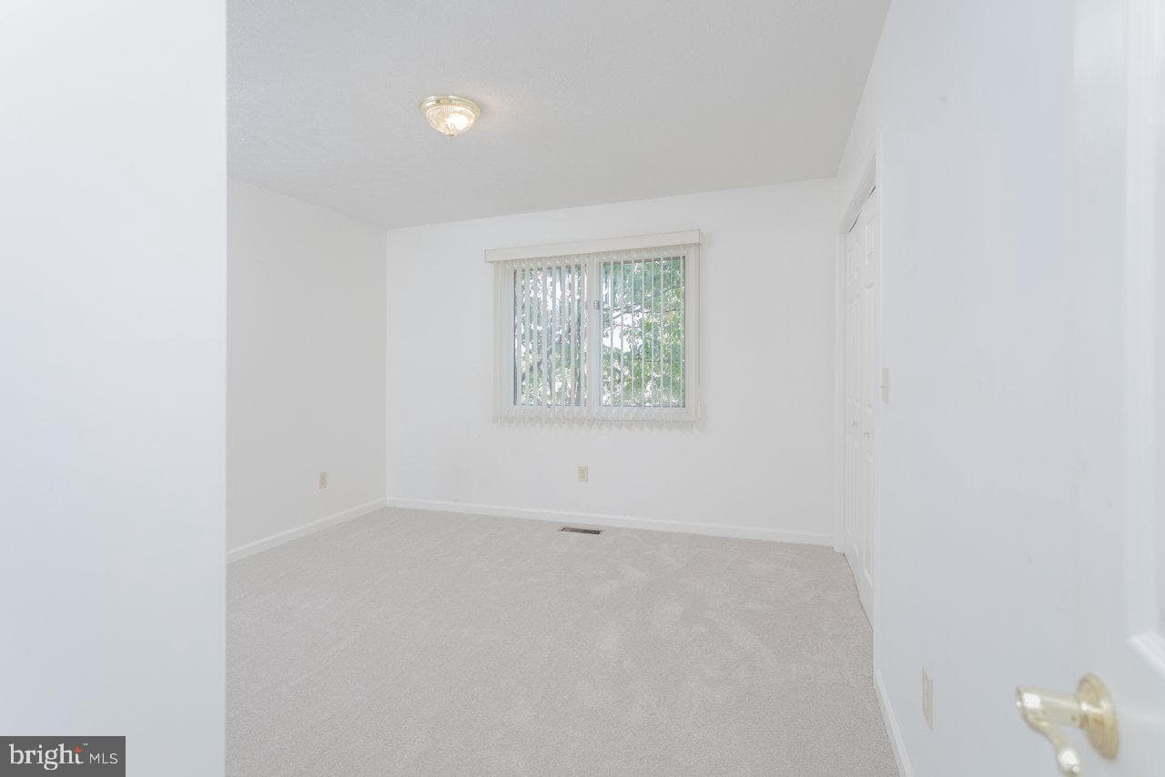 624 Erickson Avenue photo 10