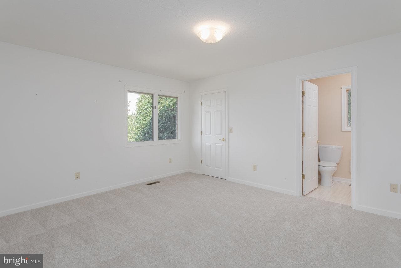 624 Erickson Avenue photo 14