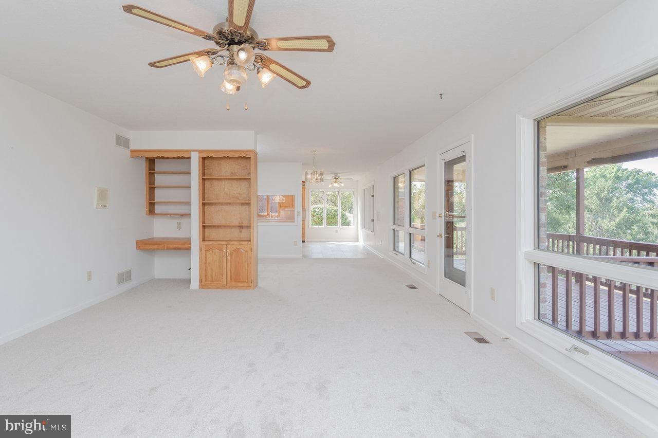624 Erickson Avenue photo 23