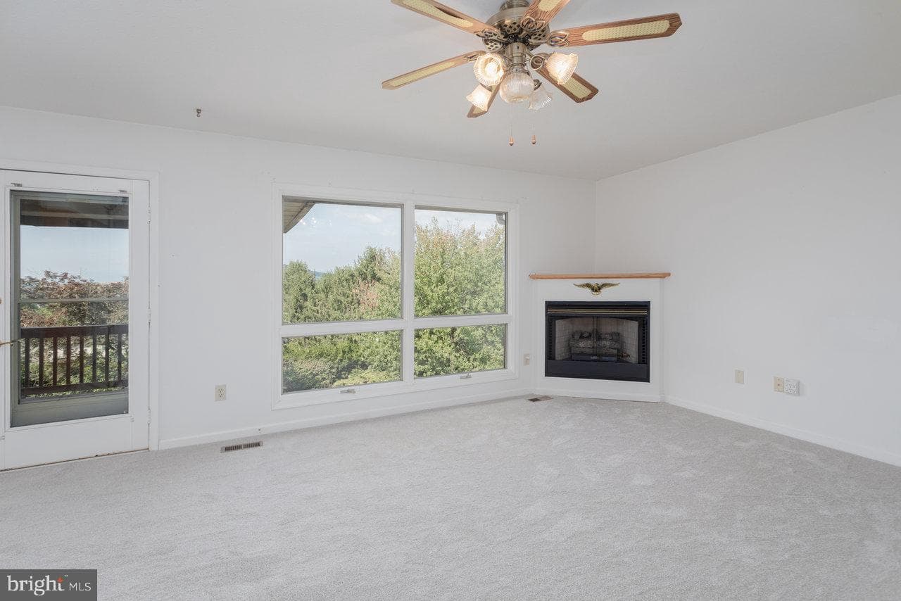624 Erickson Avenue photo 24