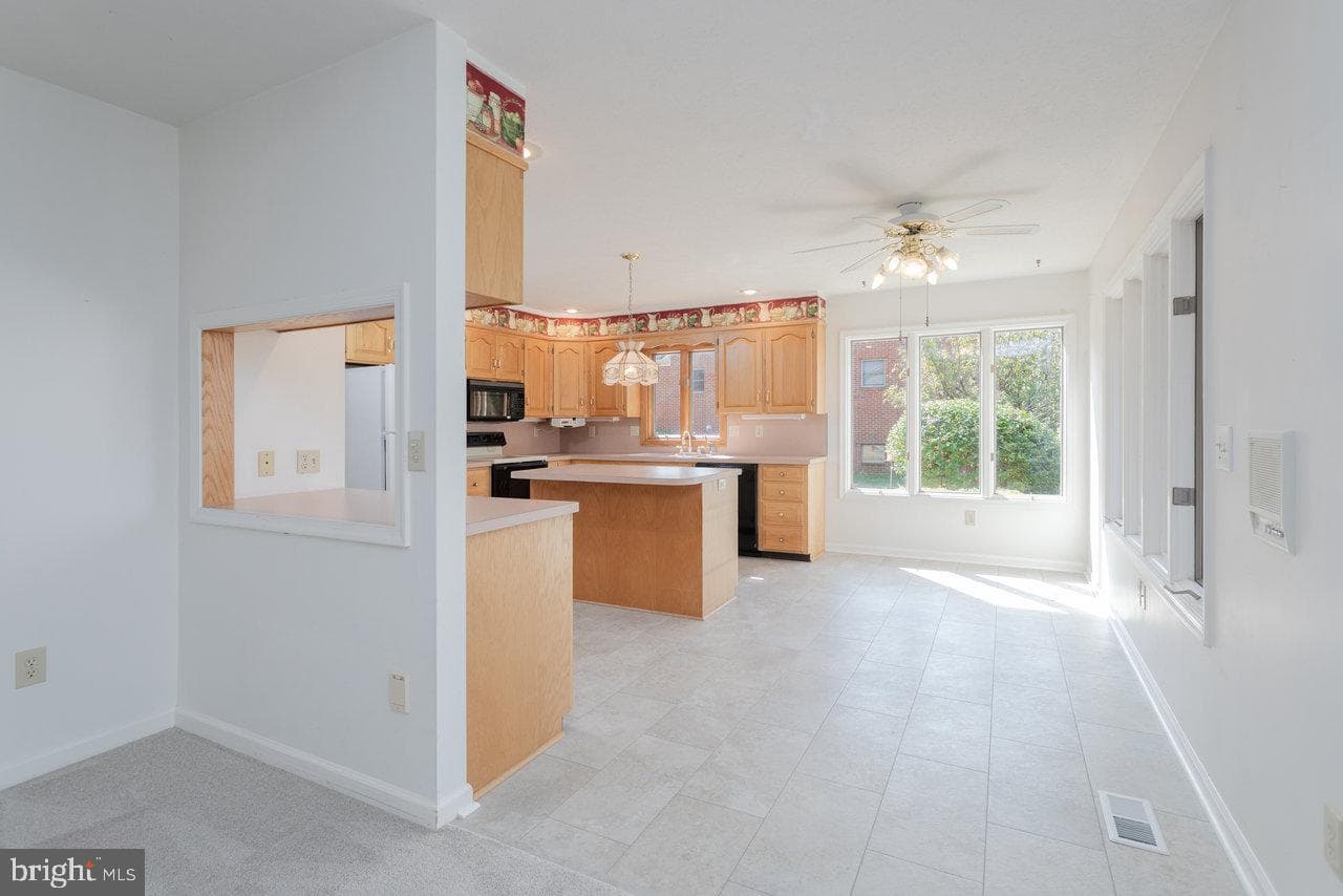 624 Erickson Avenue photo 29