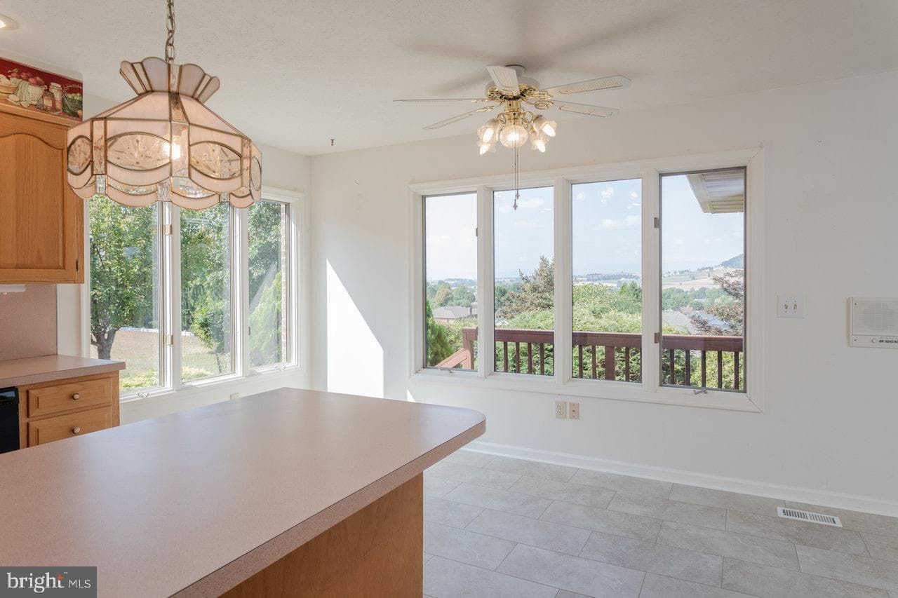 624 Erickson Avenue photo 36