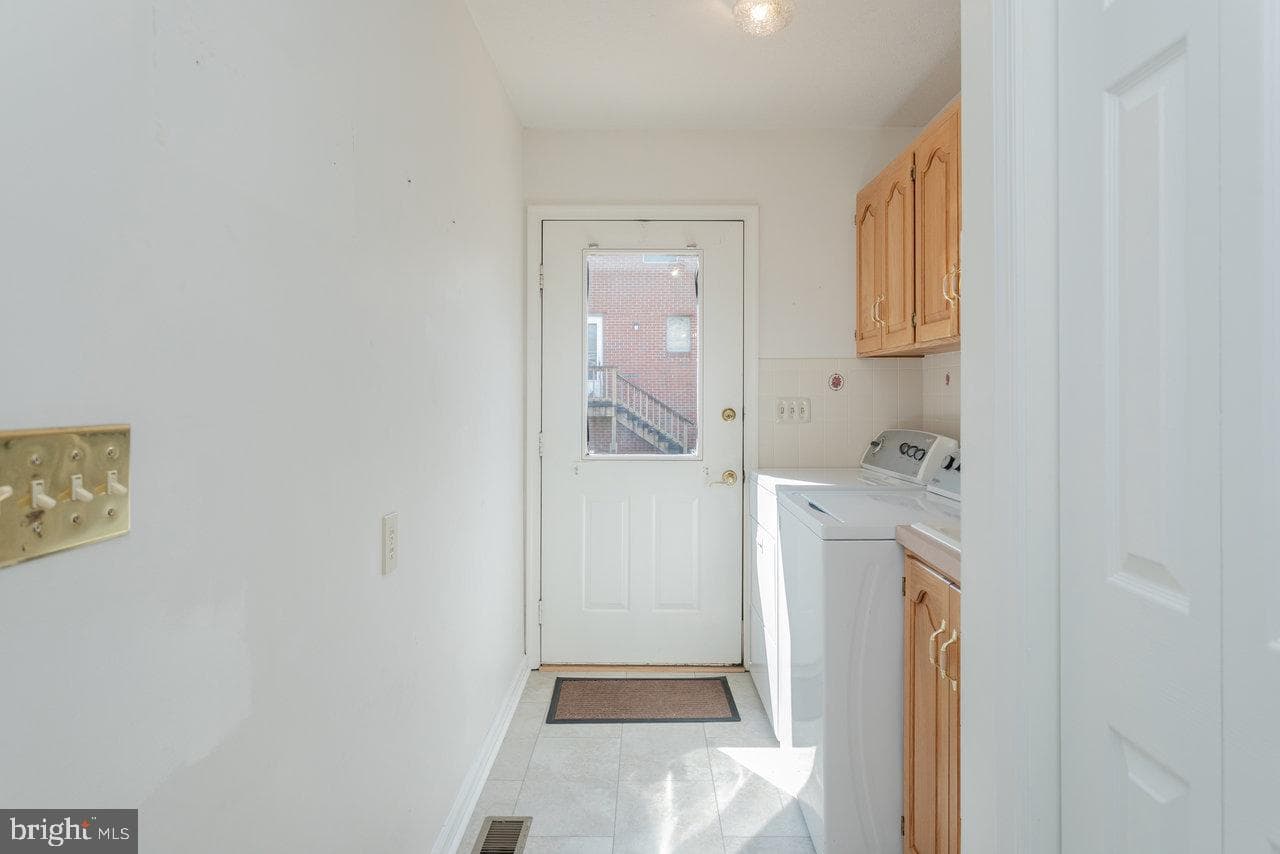 624 Erickson Avenue photo 41