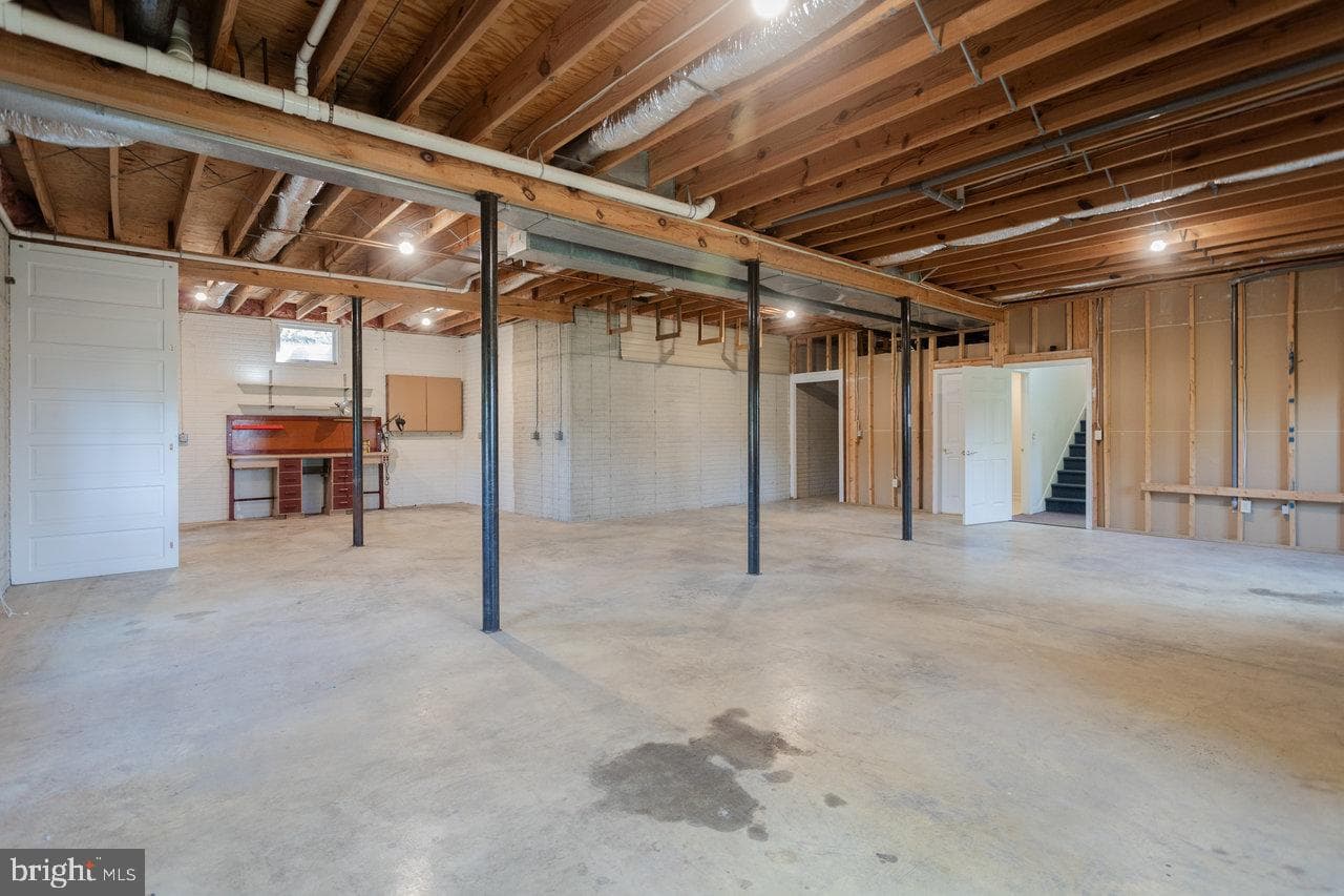 624 Erickson Avenue photo 49
